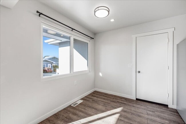 Building Photo - December MOVE IN SPECIAL $500 Off First Months Rent!