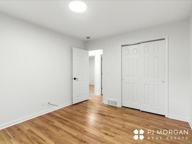 Building Photo - Midtown Modern Ranch-Don't Miss Out!