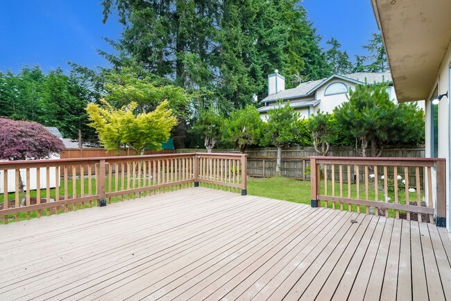 Building Photo - Federal Way 2-Story