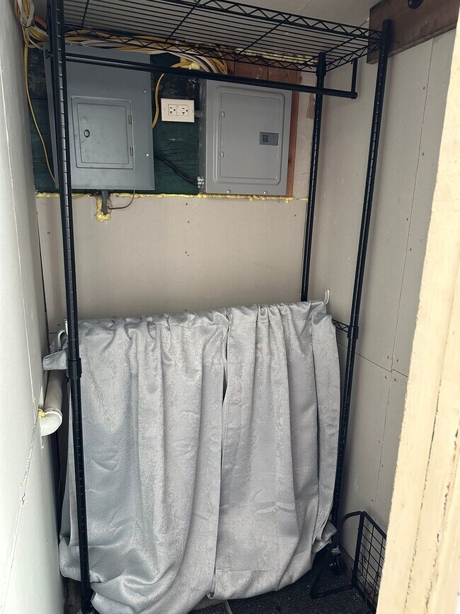 Building Photo - 4935 8th Ave