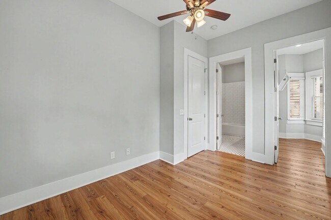 Building Photo - 311 W 39th St