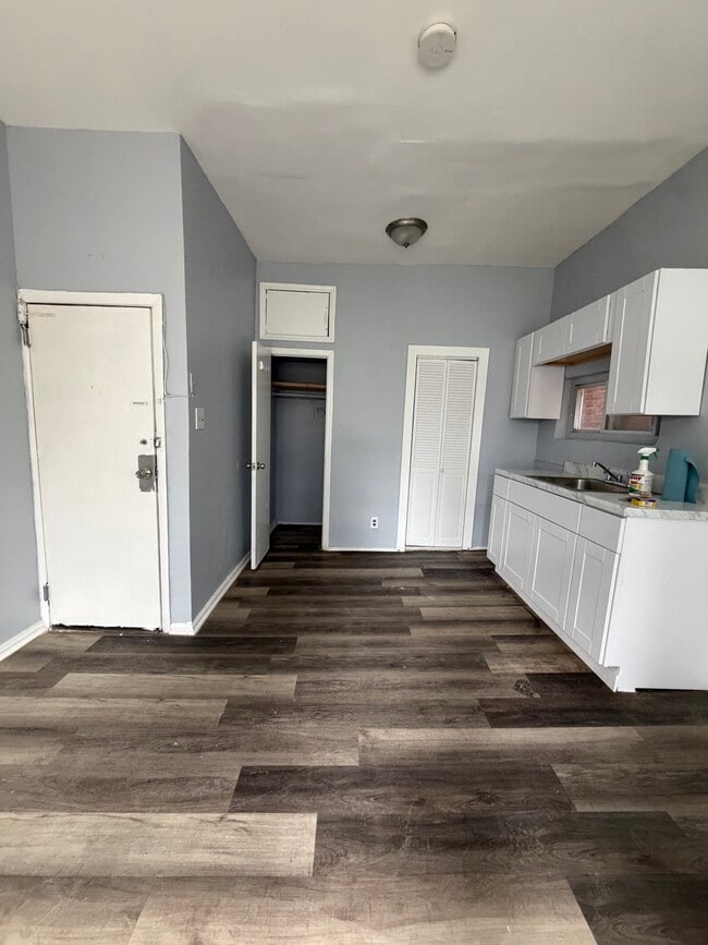 Building Photo - 22 Beacon Ave