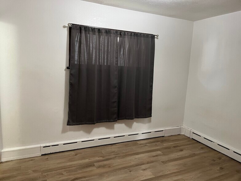 Building Photo - 703 S 9th Ave