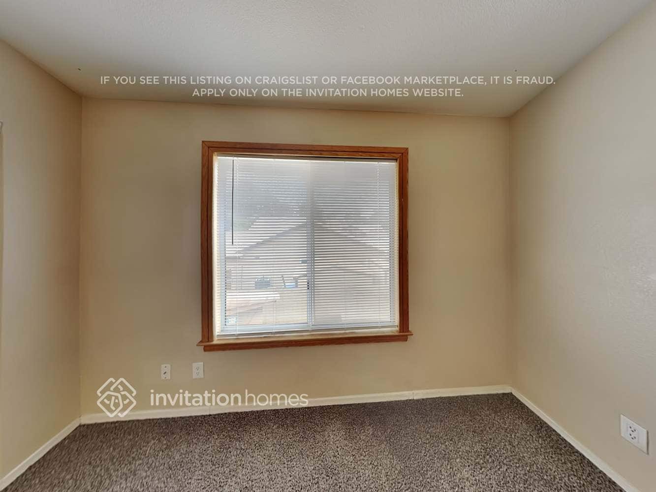 Building Photo - 1308 E Artesian Way