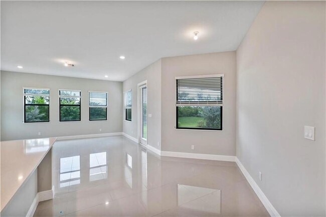 Building Photo - 12135 E Baypoint Cir