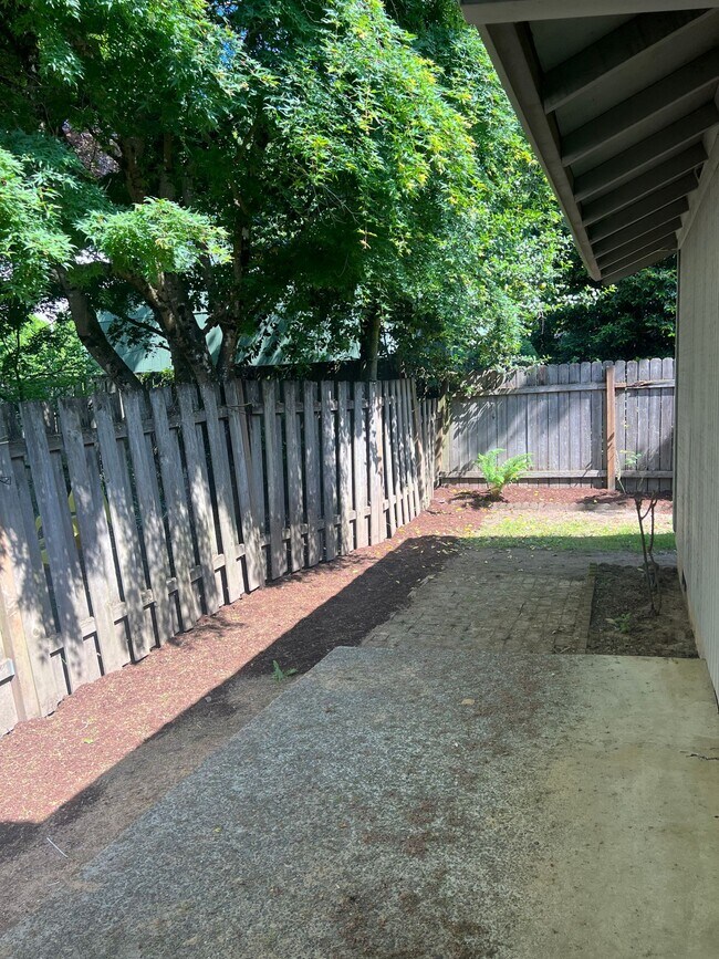 Building Photo - 3643 SE Tenino St