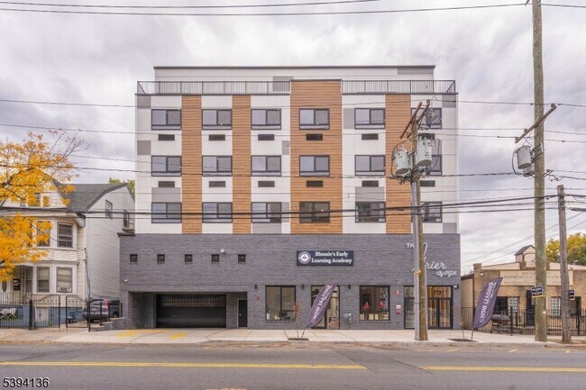 Building Photo - 768 Bergen St