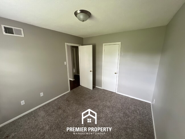 Building Photo - HALF OFF FIRST MONTHS RENT! Charming 3BR/1.5BA in 38118 | Hardwood Floors & Spacious Fenced Backyard