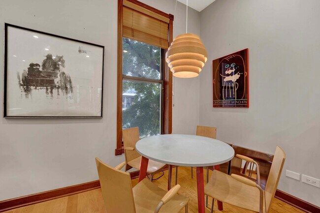 Building Photo - 1111 N Mozart St