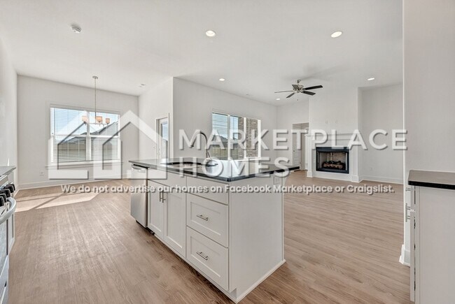 Building Photo - 375 Canada Dr