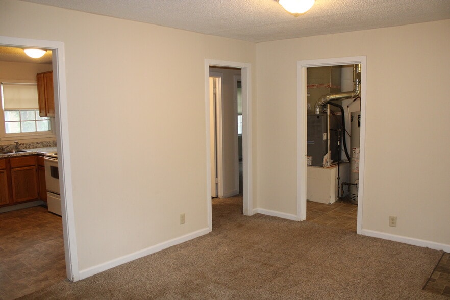 Building Photo - 3861 E Roseberry St