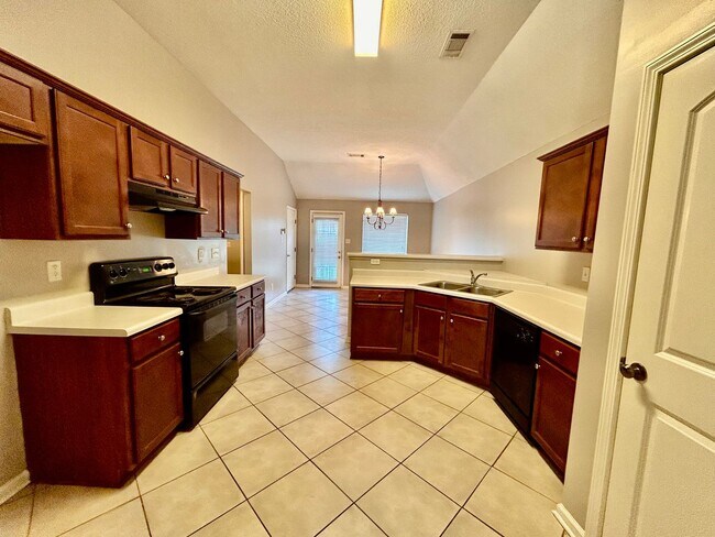 Building Photo - Beautiful 3 Bedroom, 2 Bath Home – Freshly Updated & Move-In Ready!
