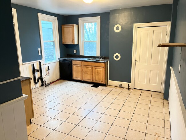 Building Photo - 1917 Tours St