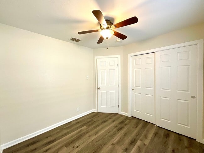 Building Photo - **APPLICATION RECEIVED** AVAILABLE! Spacious 3-Bedroom Home in a Secure Gated Community!