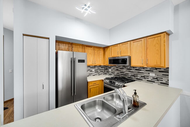 Building Photo - 14857 W Victoria Xing