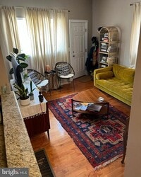 Building Photo - 2001 Tulip St