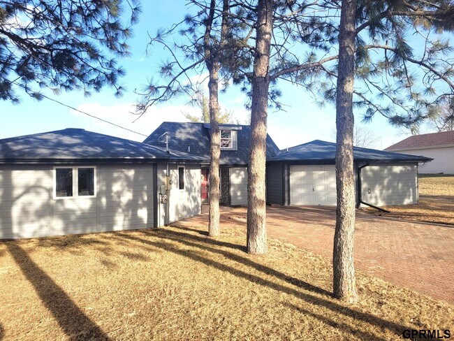 Building Photo - 1055 Platteview Dr