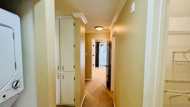 Building Photo - 7425 Charmant Dr
