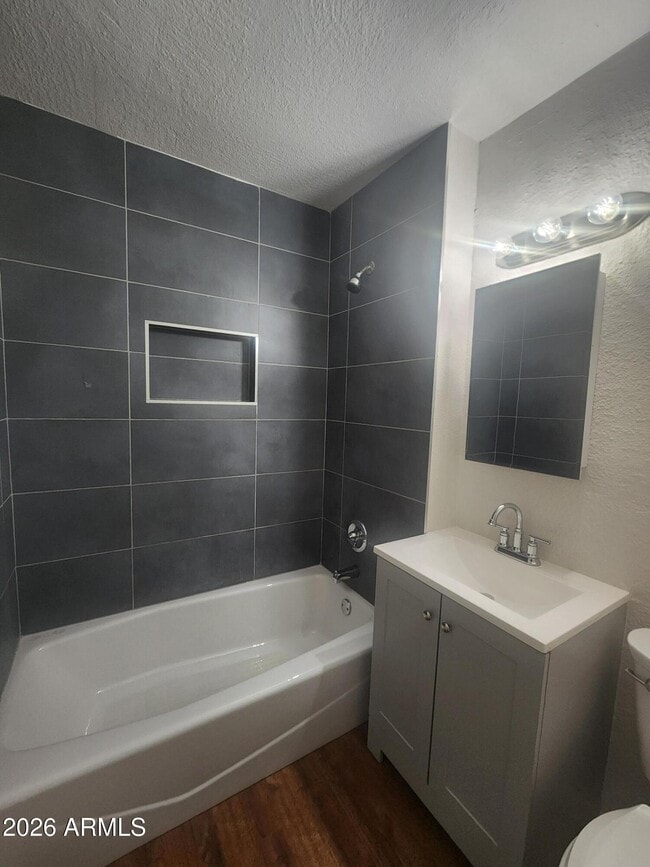 Building Photo - 918 E Garfield St