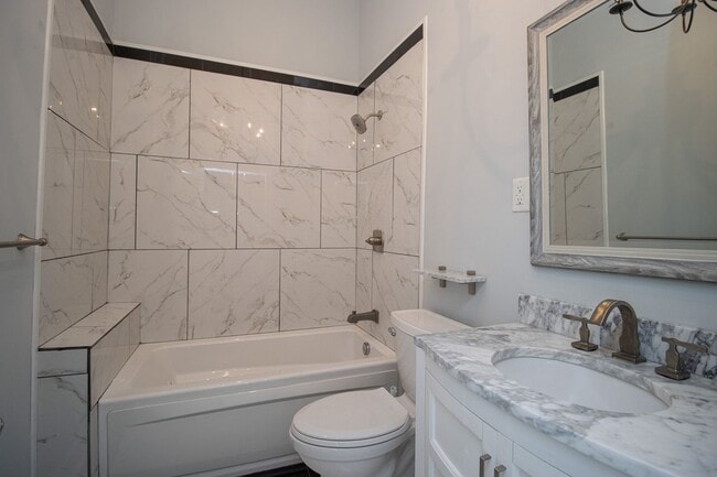 Building Photo - Historic Charm Meets Modern Living in Olympia – Walk to Williams-Brice Stadium!