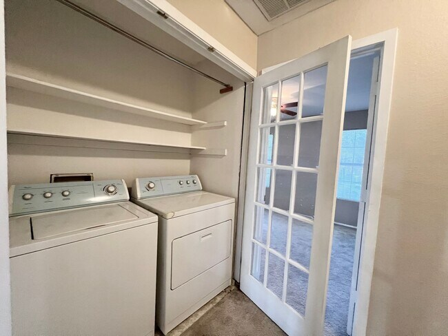 Building Photo - Cozy condo in Euless!!!