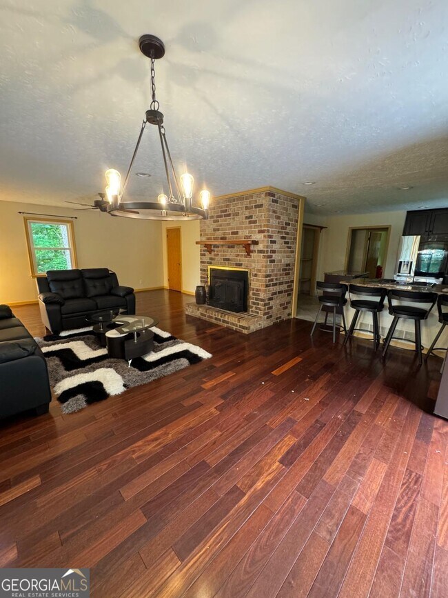 Building Photo - 291 Buckhorn Dr