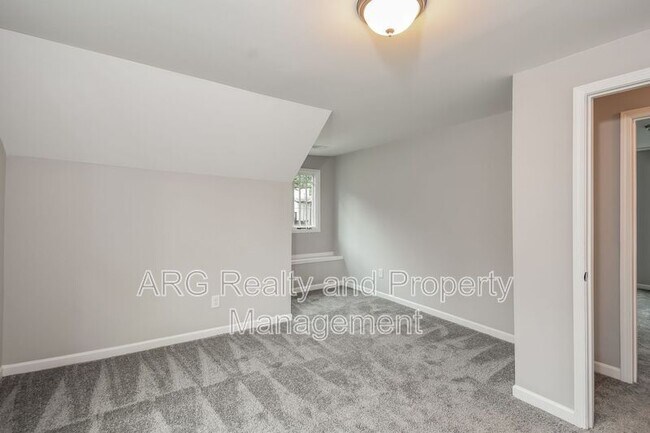Building Photo - 393 Atwood St SW