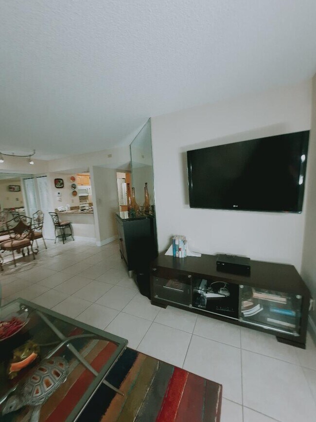 Building Photo - 15461 Lakes of Delray Blvd