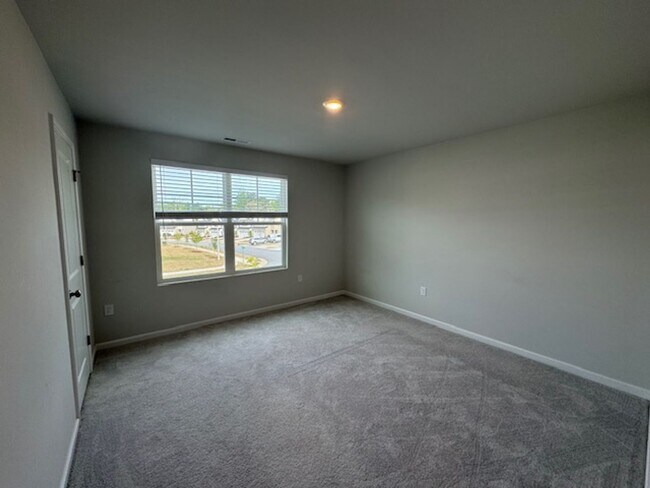 Building Photo - End-Unit Gem Near White Oak Crossing – Style, Space & Convenience!