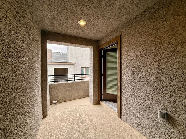 Building Photo - BRAND NEW 3 BED 2.5 BATH 2 BALCONY 2 CAR GARAGE TOWNHOUSE IN HENDERSON FOR RENT!!