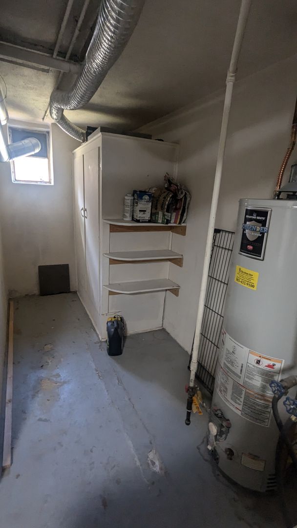 Building Photo - SUPER CUTE 1 BDRM IN DUPLEX HOME IN SLOAN'S LAKE AREA! GARAGE AND FENCED YARD!