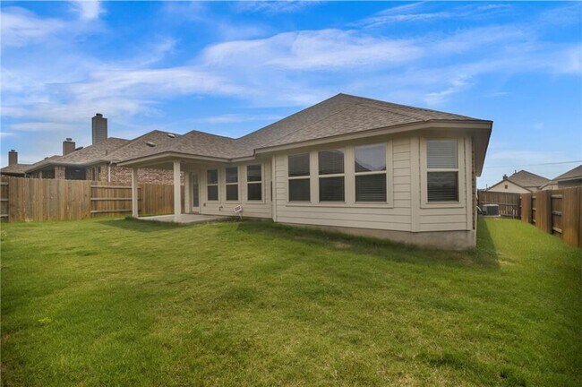 Building Photo - 2926 Diego Dr