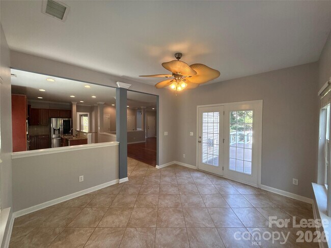 Building Photo - 2413 Merryvale Way