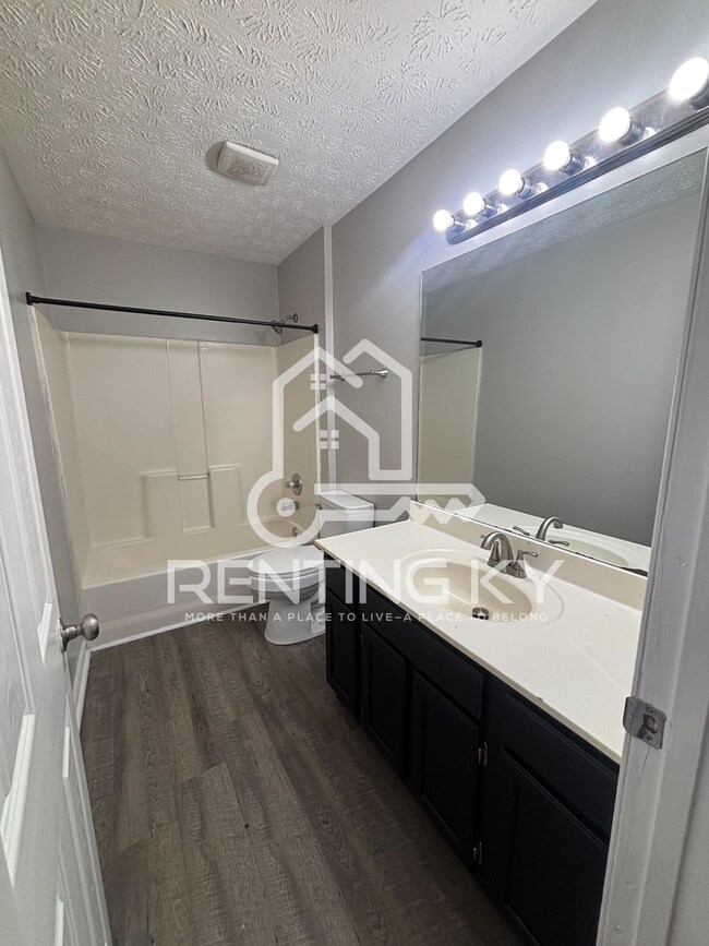 Building Photo - Newly Renovated 3-Bed, 2-Bath Stand-alone House!