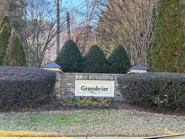 Building Photo - 2 Bedroom | 2.5 Bath Townhome in Greenbrie...