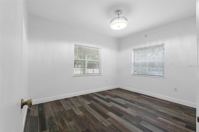 Building Photo - 641 Wilkie St