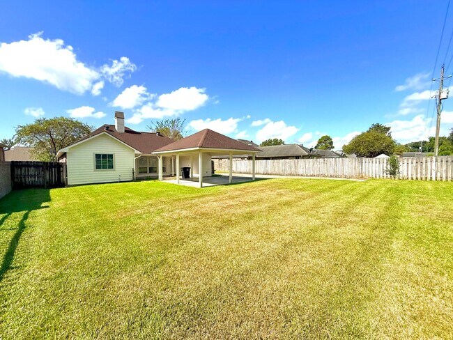 Building Photo - 12483 Fairhope Way