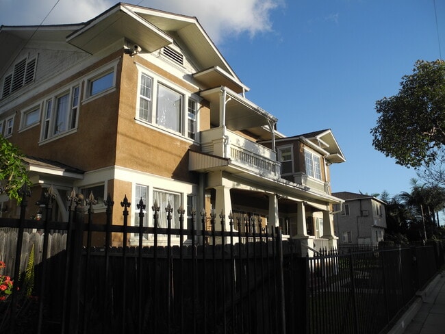 Building Photo - 1932 Henderson Ave