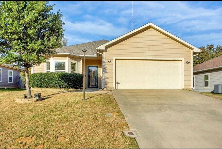 Primary Photo - 4813 Pinnacle Pl