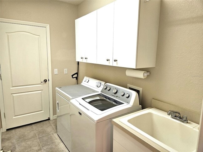 Building Photo - 4528 Cancello Grande Ave