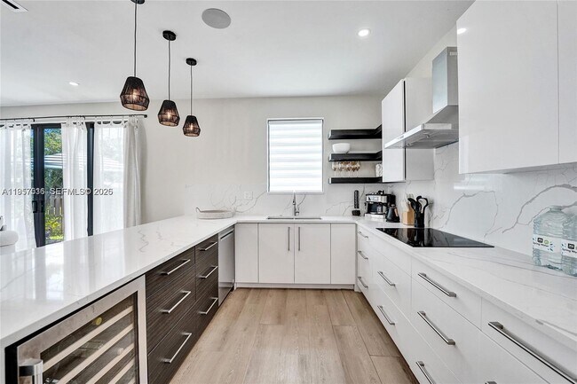 Building Photo - 1617 NE 11th St