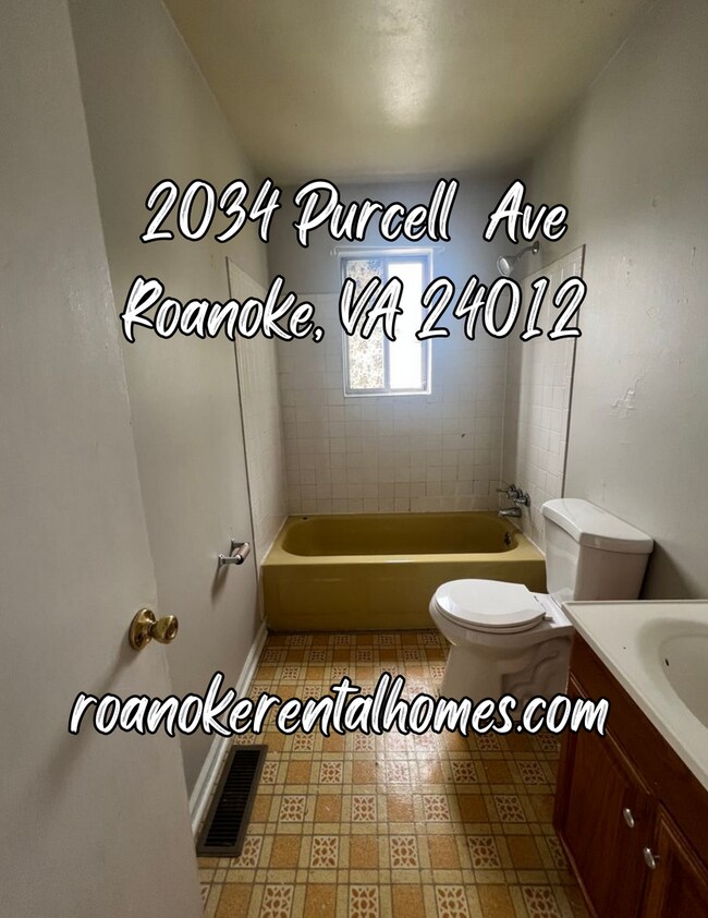 Building Photo - 2034-2036 Purcell Ave NE