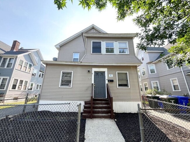 Building Photo - 216 Oak Grove Ave