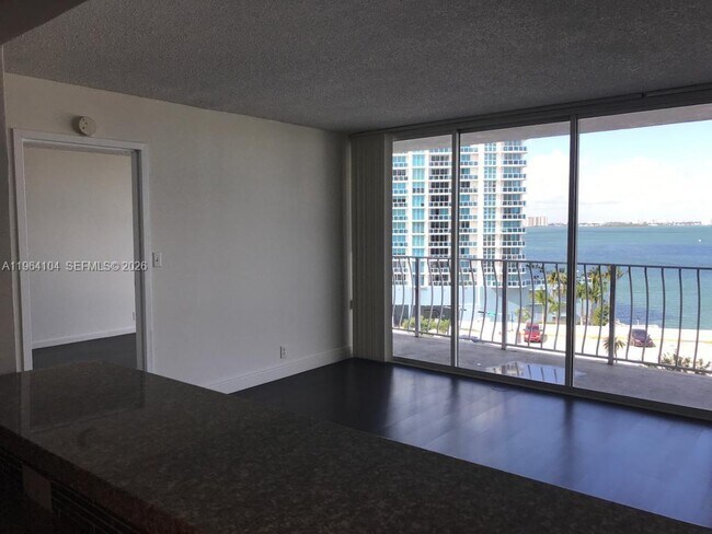 Building Photo - 7601 E Treasure Dr