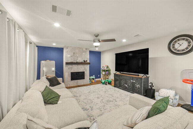 Building Photo - 11026 Desert Springs Cir