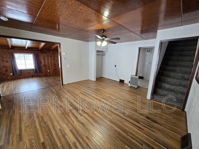 Building Photo - 304 N Nesbit Rd