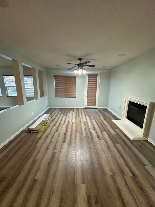 Building Photo - Charming 4-Bedroom Home for Rent in Gated Community