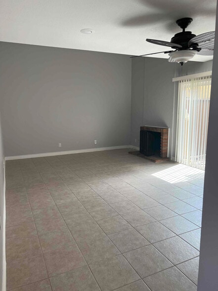 Building Photo - 4791 Carmonita Ln