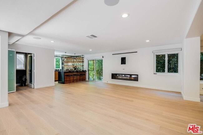 Building Photo - 3201 Viola Pl