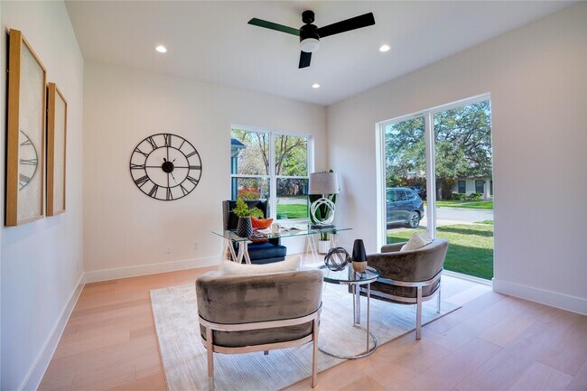 Building Photo - Open concept home with luxury finishes